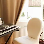 Room \'Mozart\' In A Shared Apartment